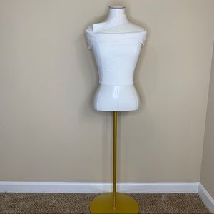 Single Out Strappy Crop Top